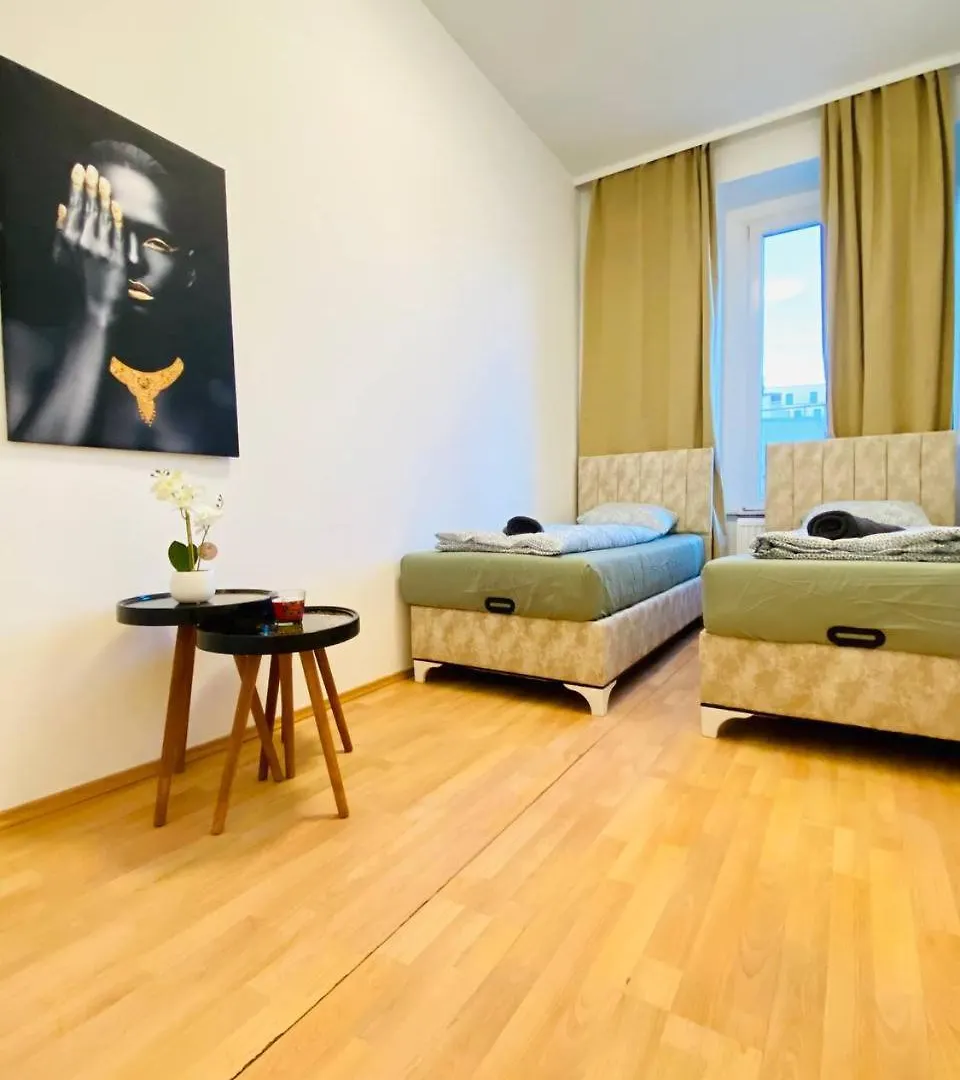Quarto em Acomodações Particulares Comfortable Room In The 23Rd District Of Vienna Fr4