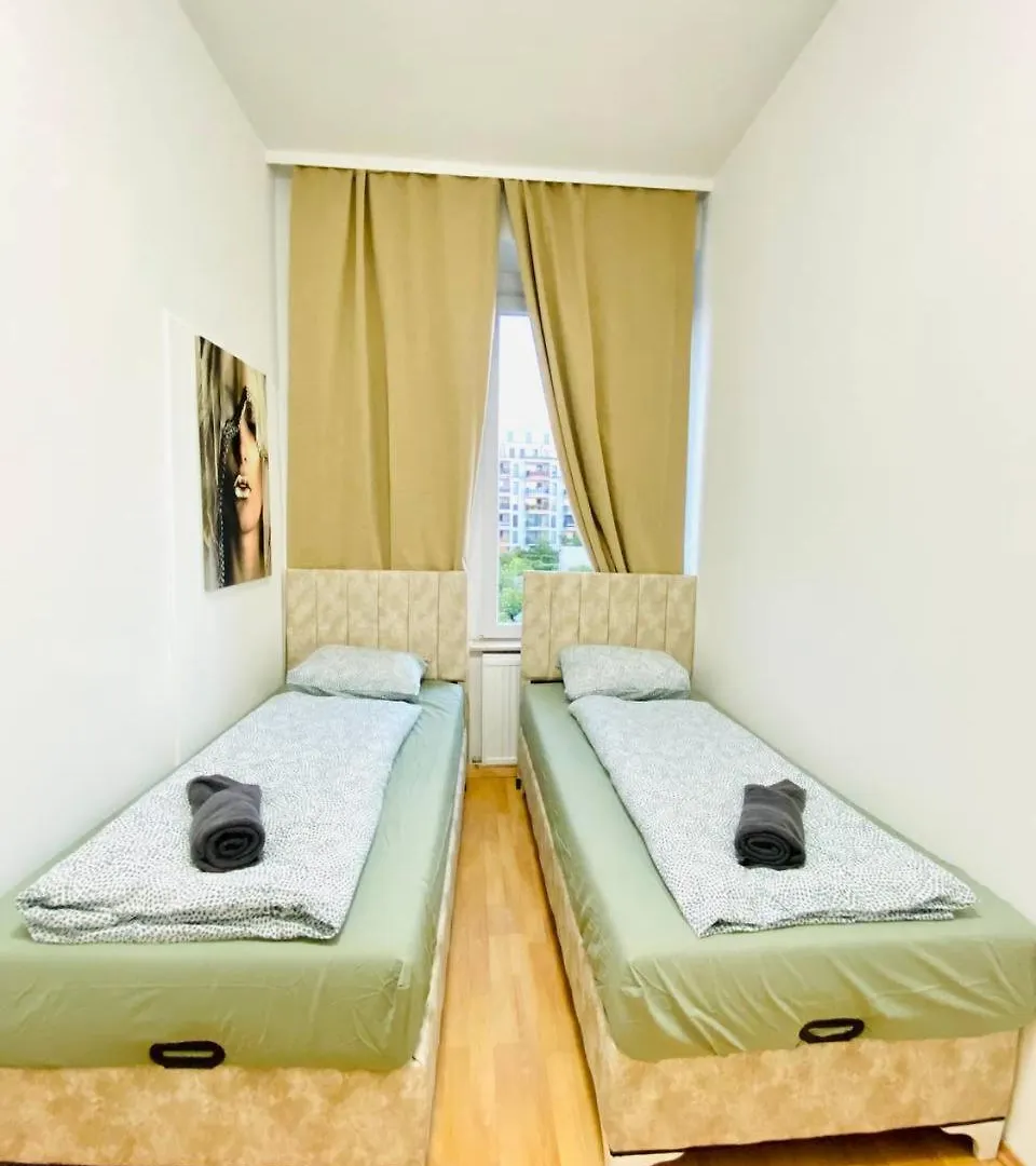 Comfortable Room In The 23Rd District Of Vienna Fr4