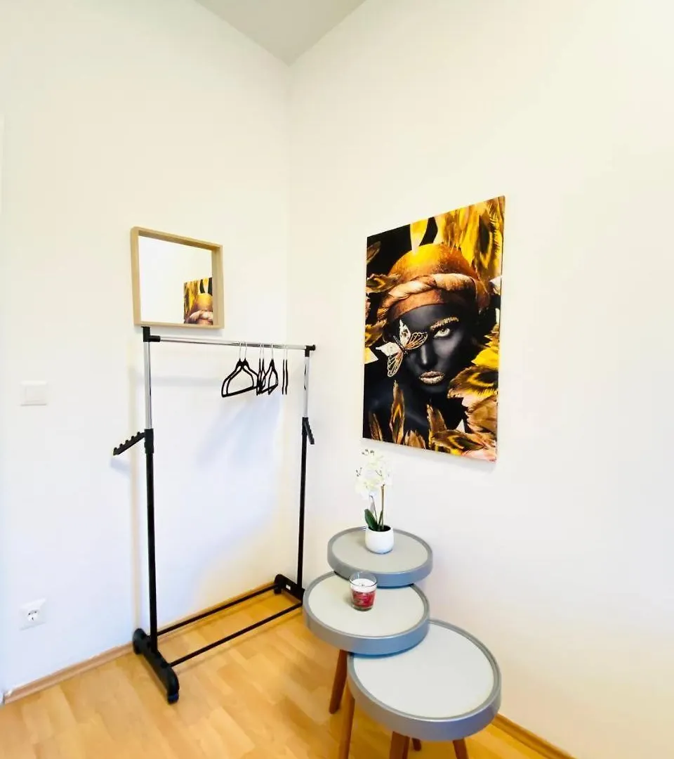 Quarto em Acomodações Particulares Comfortable Room In The 23Rd District Of Vienna Fr4