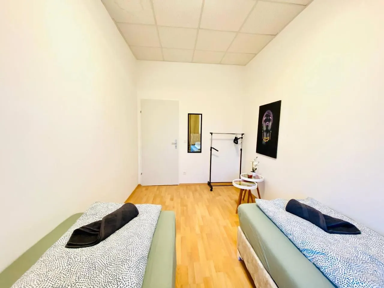 Comfortable Room In The 23Rd District Of Vienna Fr4 Quarto em Acomodações Particulares