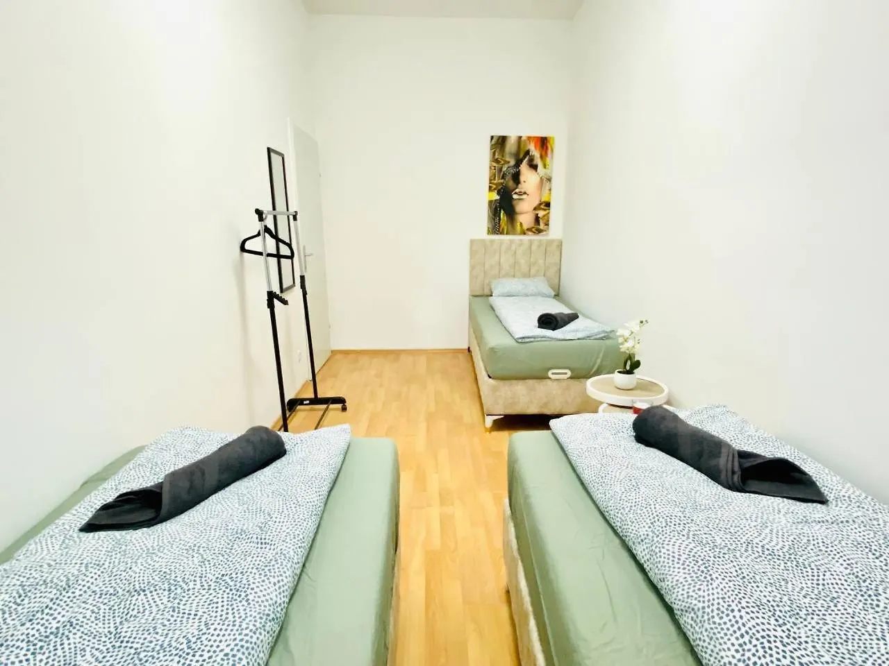 Comfortable Room In The 23Rd District Of Vienna Fr4
