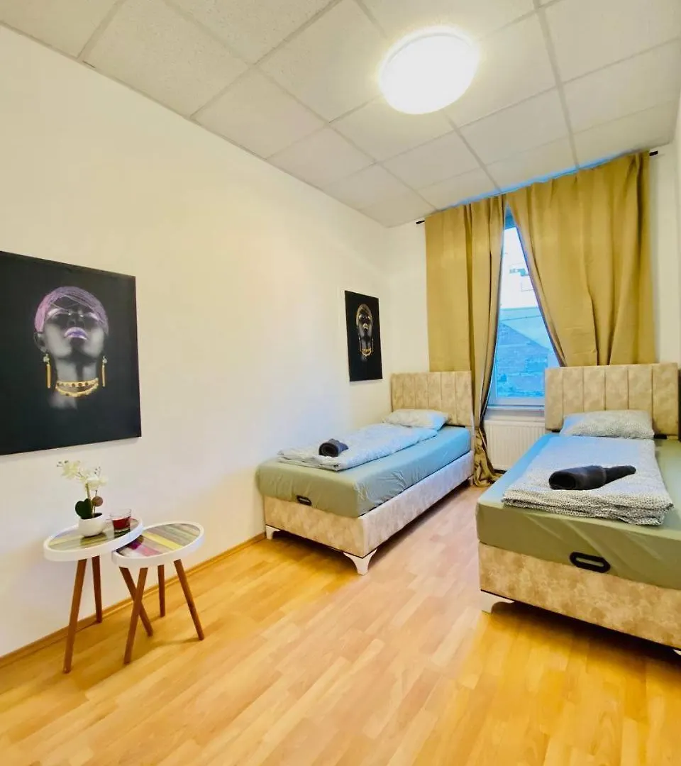 Quarto em Acomodações Particulares Comfortable Room In The 23Rd District Of Vienna Fr4