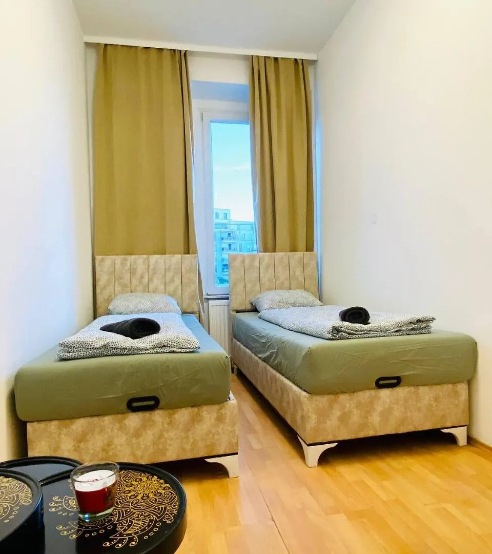 Comfortable Room In The 23Rd District Of Vienna Fr4 Quarto em Acomodações Particulares