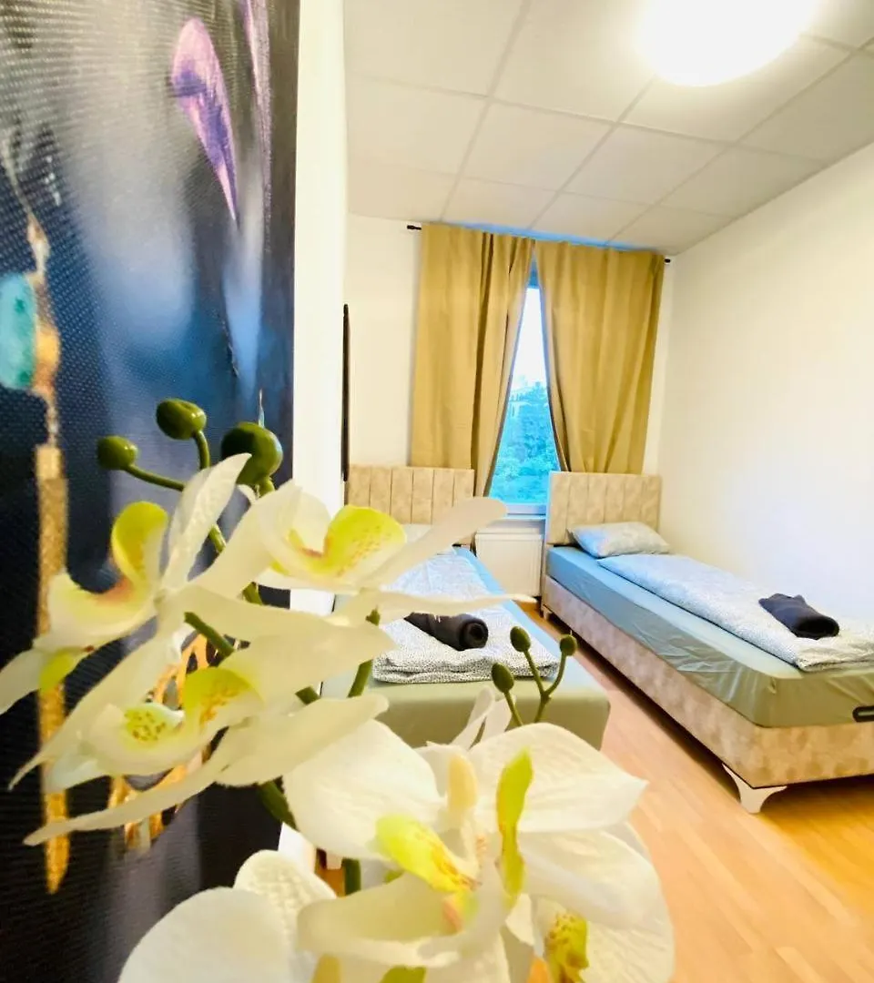 Comfortable Room In The 23Rd District Of Vienna Fr4